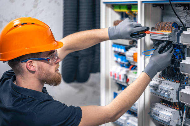 Best Circuit Breaker Repair  in Seagraves, TX